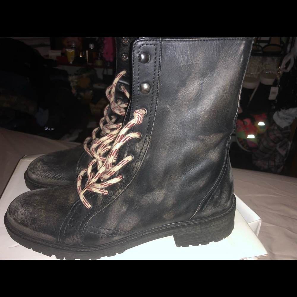 New Never worn Zara boots so 39
